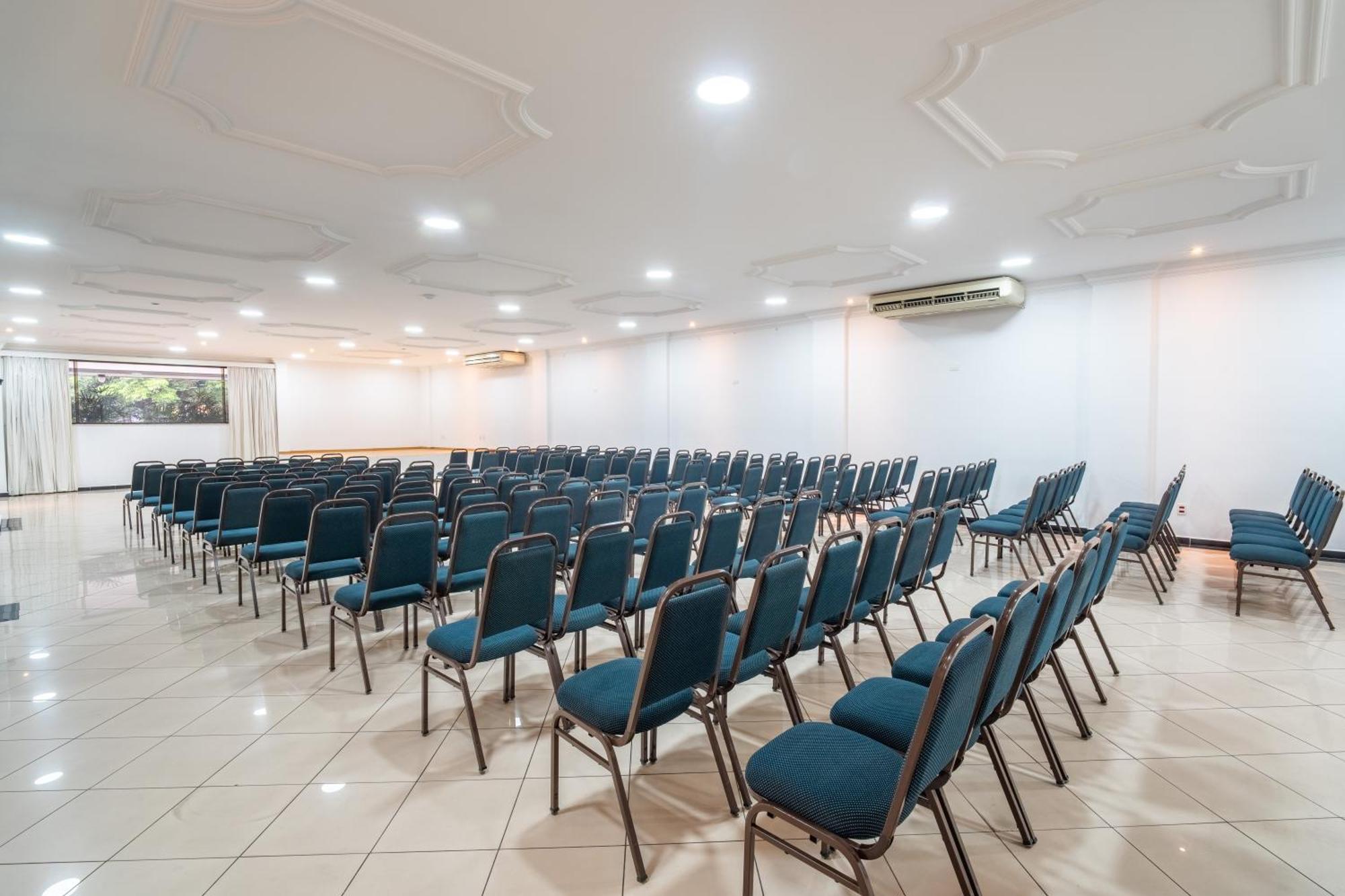 Hotel Plaza Mayor Санту-Андре Экстерьер фото
